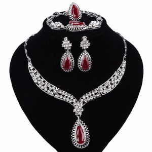 Afrika Hot Bruiloft Sieraden Set Crystal Zirkoon Ketting Oorbellen Armband Ring Verzilverd Noble Kleding Accessoires 3 Kleuren