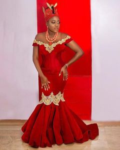 Afrika Sexy Red Mermaid Avondjurken Zwarte Gilrs Off Shoulder Gold Applique Sweep Trian Formal Dress Avond Prom Party Jassen Draag