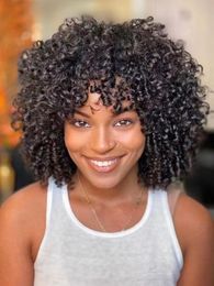 Pelucas sin tapa de cabello humano rizado medio de las mujeres afroamericanas con flequillo a la venta color natural teñible 130% de densidad espiral corta rizada