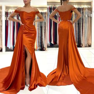 Fuera del hombro Dividir Lado Alto Sexy Naranja Vestidos de baile 2022 Manga casquillo Tallas grandes Pareja Vestidos de noche BC11177 C0215