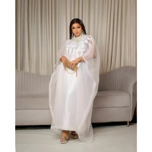 Tenue africaine pour les femmes broderie Abaya blanche plus taille élégante Robe de l'église du parti 240422