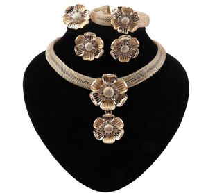 Les ensembles de bijoux de Dubaï Africain pour les femmes charment des boucles d'oreilles Bracelet de collier indien