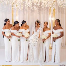 Afrikaanse goedkope een lijn bruidsmeisje jurken voor bruiloften gast uit schouder lange satijnen zijde gesplitste feestjurken formele bruidsmeisje jurk