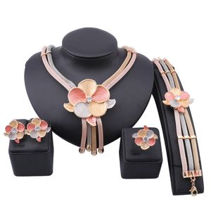 Afrikaanse Dubai Gold Color Flower Crystal Sieraden Sets voor Vrouwen Bruids Partij Ketting Oorbellen Ring Armband Geschenken Set