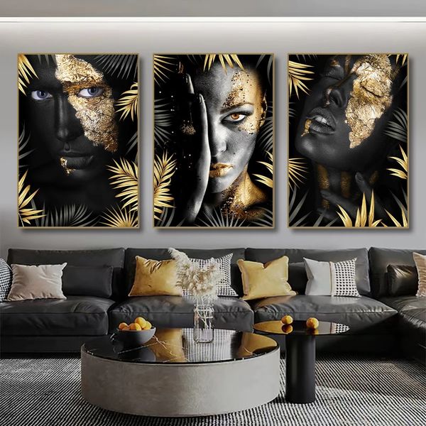 Femmes de maquillage africain avec feuilles d'or noir peinture
