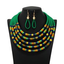Afrikaanse stijl sieradensets kleurrijke meerlaagse geweven ketting magnetisme knop Boheemse choker kraag ketting oorbellen set 240115