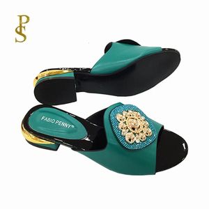 Afrikaanse stijl damesschoenen metalen omrande strass slippers lage hiel dames sandalen dragen damesschoenen op het feest 240409