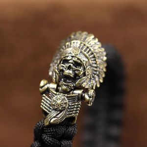 Chef tribal africain pharaon tête de crâne boucle en laiton EDC extérieur bricolage tissé paracorde bracelets de survie charmes fournitures accessoire 240325