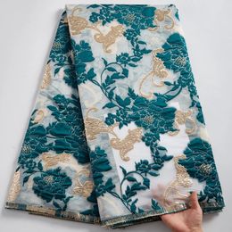 Tissu de dentelle en tulle africain 2024 Satin Nigérian Brocade Gild Jacquard Lace Fabric pour coudre robe de fête de mariage Femme Femps F2078 240417