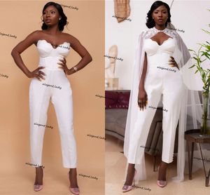 Afrikaanse trouwjurken 2021 bruids jumpsuits met Cape Sweetheart Bruid Receptie Jumpsuit Dames Pant Suits Vestido de Noiva