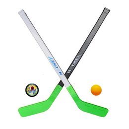 Air hockey 4pcsset Winter Ice Skate Hockey Stick Training Tools Plastic Sport Speelgoed 72cm Past Voor 36 jaar Kids Kinderen 230615