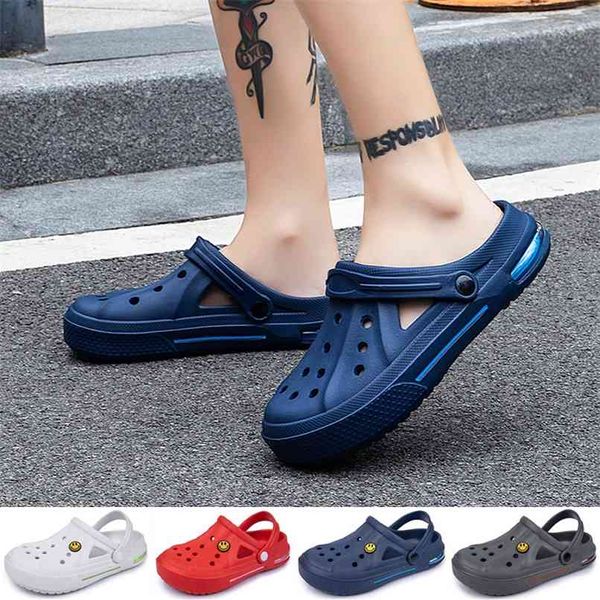 Airavata Crocks Sandales Trou Chaussures Couple Sabots Pantoufles Été Hommes Femmes Plage Plat Évider Visage Souriant Boucle 210903