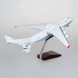 Vliegtuigen Modle 1/200 Schaal 42 cm Antonov AN-225 AN225 MRIYA Transport vliegtuig Airplane Resin Plastic Replica Model Boy speelgoedcollectie 230503