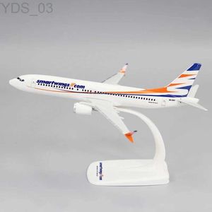 Modèle d'avion 1 200 échelle B737MAX8 smartwings Airlines ABS modèle d'avion en plastique jouets modèle d'avion jouet assemblage résine pour collection YQ240401