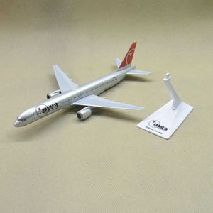 Aircraft Modle 1 200 Scale NWA B757-200 Northwest Airlines Air Way with Plastic Base Assembly Model Model Toy Series S2452204