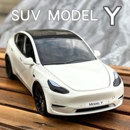 Modèle d'avion 1 24 Tesla modèle Y SUV Paduan Mobil Diecast Logam Mainan Kendaraan Simulasi Suara et Cahaya Koleksi Hadiah Anak anak 230905