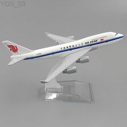 Vliegtuigmodel 1/400 Legering Boeing 747 Air China Model 16cm B747 Vliegtuig Speelgoed miniatuur Vliegtuigen Kinderen Kinderen Cadeau voor Collectie Decoratie YQ240401
