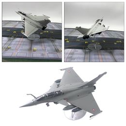 Vliegtuigmodel 1 72 Rafale Fighter Displaymodel Metaal met standaard Gegoten vliegtuig 1 100 Metalen vliegtuigspeelgoed Vliegtuigmodel 230830