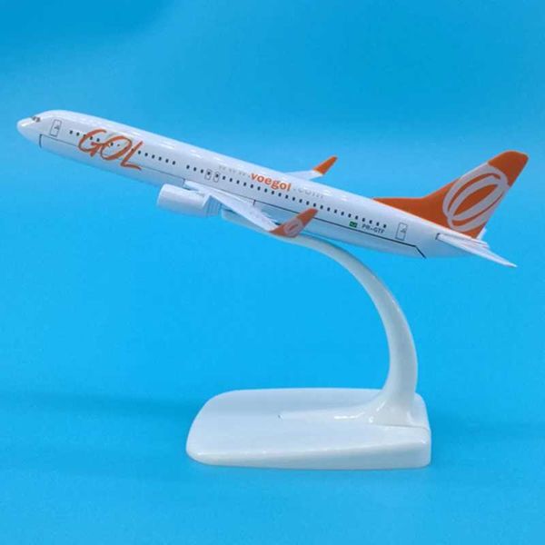 Aircraft Modle 16cm 1 400 Aircraft Boeing B737-800 Brazilian Gol Airline Model Toy Aircraft Die Case Plastic Alloy Aircraft Decoration S2452204