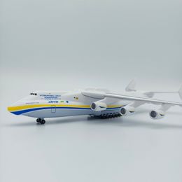 Vliegtuigen Modle Antonov AN-225 MRIYA PLASTIC AIRPLANE MODEL 1/400 Schaal Static Display Adult Collection Mini Lane Toys Boys Gift 21cm 230503