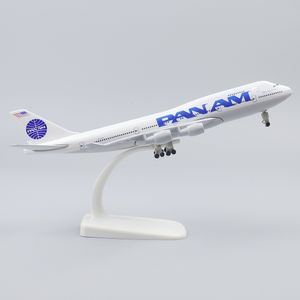 Modèle d'avion Modèle d'avion en métal 20cm 1 400 Pan American B747 Réplique en métal Matériau en alliage avec ornements de train d'atterrissage Jouets pour enfants Cadeaux 230803