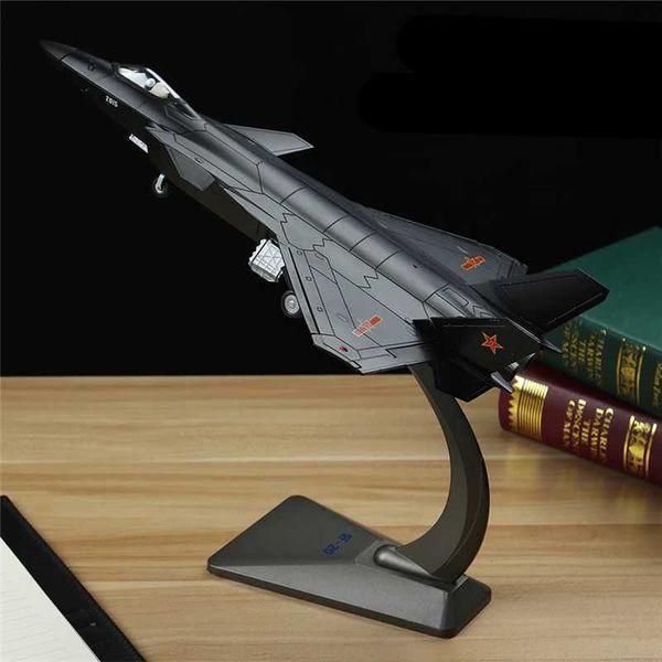 Aircraft Modle Nouveau Chengdu J-20 alliage furtif avion de chasse modèle d'avion Simulation métal combattant avion de combat modèle son lumière enfants cadeau YQ240401