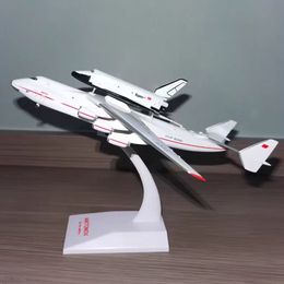 Aircraft Modle Scale 1 400 Antonov Airlines AN225 MRIYA -vliegtuigen en Buran Space Shuttle Plane Model Oekraïne Aviation Educatief speelgoed voor jongens 230814