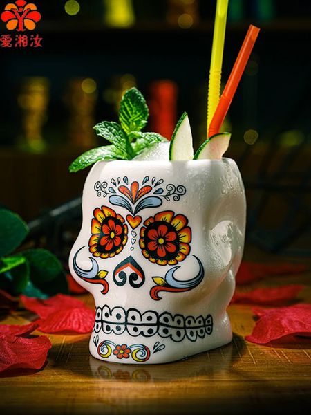 Aixiangru Skull Flask Hawaii Cocktail Verre flacons pour l'alcool en céramique Tiki Mug Bar Verres à vin Wisky AccesSorios Creative Cup 240416