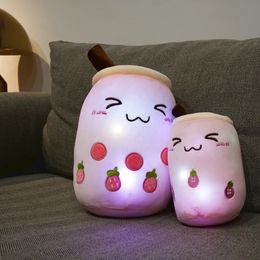 Aixini allumer un boba en peluche en peluche oreiller de thé de bulle avec des lumières de nuit colorées à LED brillant super douce 240426