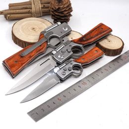 Cuchillo de bolsillo AK47 Cuchillo de bolsillo plegable 440 Cuchillo de madera de la cuchilla Cuchillos de supervivencia tácticos al aire libre EDC Multitool con luz LED Envío gratuito