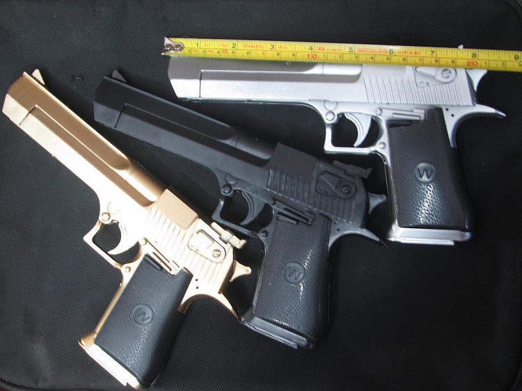 2019 Desert Eagle Infrared Laser Nerf Guns Plastic Toy Gun Blaster Pneumatic Gun Pistola De Pressao Airsoft Pistol Slugterra Toy Gun From