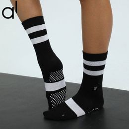 Al 2 pares de calcetines de Yoga para mujer de longitud media de algodón multicolor antideslizantes con gorro alto para niñas porristas deportes Pilates Fiess
