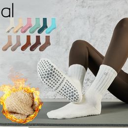 Chaussettes de yoga à tube à longue durée dans les chaussettes Pilates antidérapantes d'automne et d'hiver dans le tube moyen 2 paires / lots chaussettes