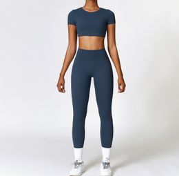 AL Women Yoga Crop Top + Pant Two Piece Set Solid Color Gril Golf Tennis Pant + Manga corta con Fitness Running TZ8519