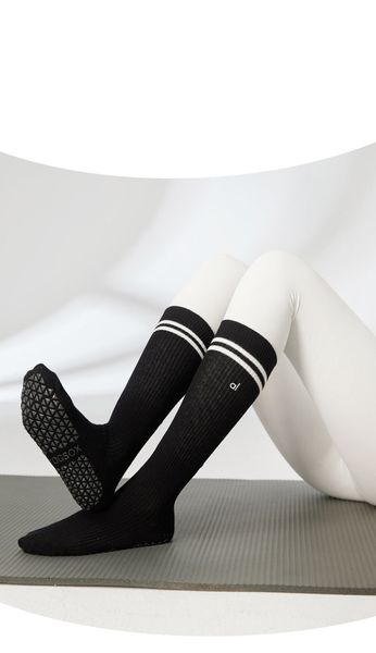 al Yoga chaussettes antidérapantes femmes chaussettes avec lettres mode chaussettes rayées bas longs