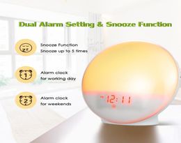Réveil réveil Light LED Snooze Nature Night Lamp Clock numérique Sunrise Lumière colorée avec les sons de la nature FM Radios18779840