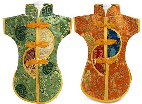 Yenilik Çin Tarzı Tatil Şarap Şişesi Giyim Kapakları Masa Yemeği Dekorasyon Ipek Brocade Ambalaj Torbaları Fit 750 ml 100 adet / grup Mix Stil ve Renk