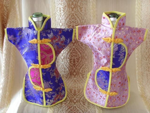 Nouveauté style chinois mariage vin bouteille couvre sacs décoration de table de fête en soie tissu bouteille vêtements / mix couleur livraison gratuite