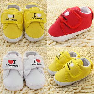 Partihandel-hjärta Söt spädbarn Toddler Baby Boy Girl Soft Sole Crib Shoes Sneaker Nyfödd Hot grossist Gratis frakt