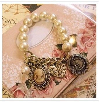 Оптовая продажа-мода браслеты чешский бронзовый сердце Королева старинные браслет браслеты для женщин Шарм подвески 2024