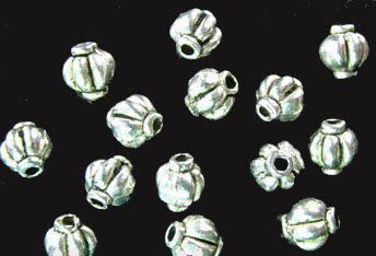 450PCS Alloy Metal Tibetan Silver Tiny Lantern Sapcer Pärlor A572