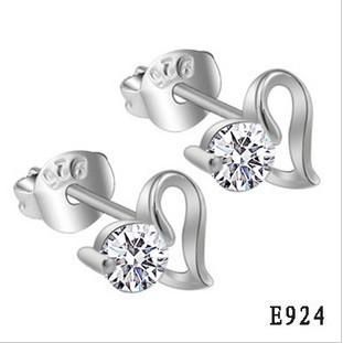 New Fashion 925 orecchini in argento sterling a forma di cuore simulato diamante Stud orecchino donna