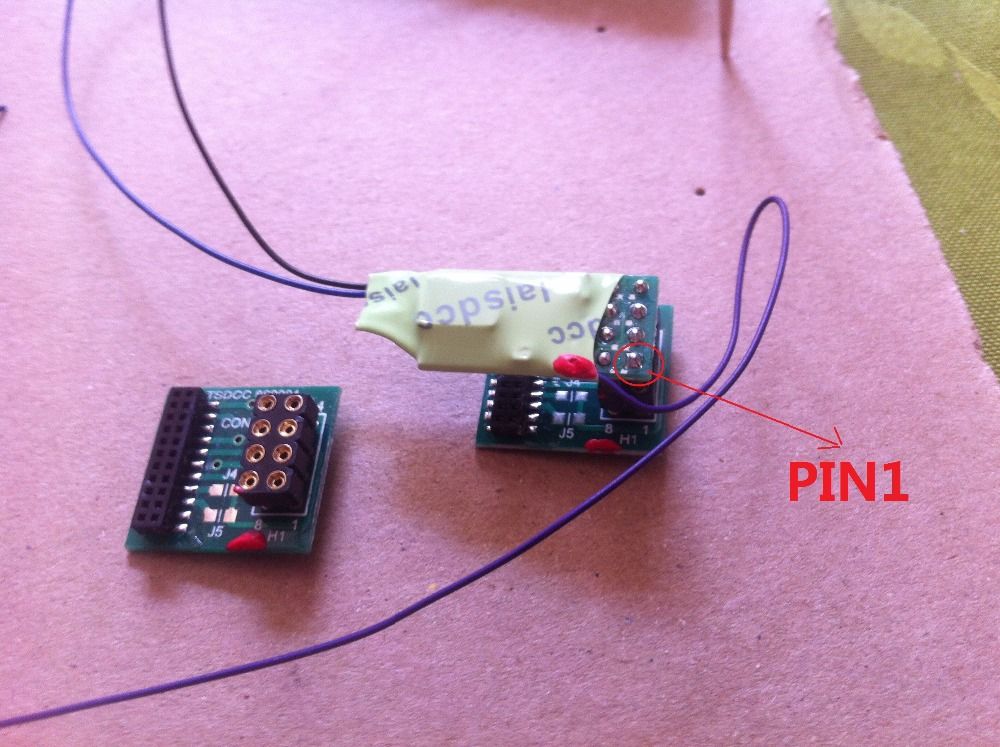 With Built In 8 Pin NMRA NEM652 Plug DCC LOCO DECODER WITH 4 FUNCTION