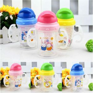 도매 - 새로운 튼튼한 아기 키즈 스트로 컵 마시는 병 마시는 컵 귀여운 디자인으로 손잡이와 함께 # 60454