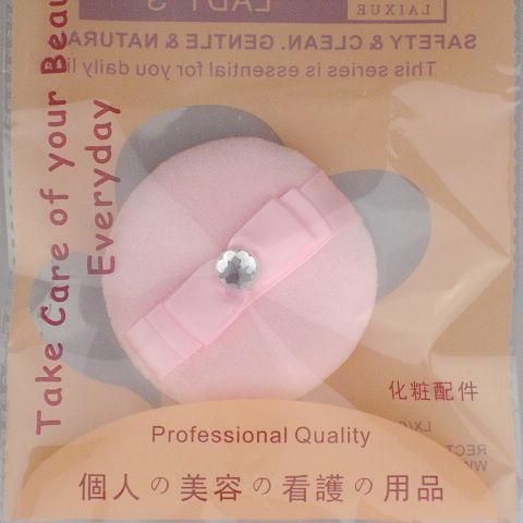 綿のリボン型ピンクの粉のパフ30個/バッグ60mmの顔と体のパウダーパウフの輸入