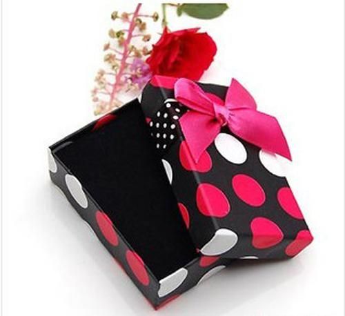 Hochwertige quadratische bunte hübsche Geschenkkästen mit nette Geschenke eines Bowknot, können Farbe mischen