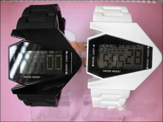 15 sztuk Nowy Luksusowy styl Sportowy Zegarki LED Digital Date Lady Men Watch B-2