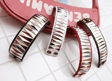 Moda Couro Snap Rivet Bracelet Pulseira Pulseiras Clássicas Design de Estilo Largo das Mulheres presentes de natal 