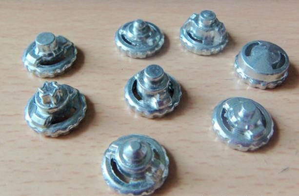 Compre Beyblade Base De Metal Repuestos Peonza Repuestos Puntos Punta Modelos Top 11 Mezclado / A 412,65 € Del Kate And Kevin | DHgate.Com