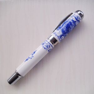 Hoge kwaliteit kalligrafie Chinese keramische vulpen luxe draak natuurlijke blauwe en witte porselein geschenkpen met hardcover doos